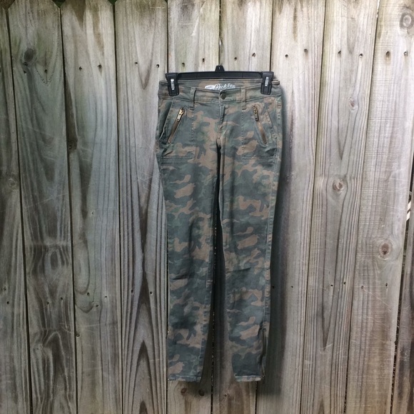 Old Navy Pants - Camo. Pants